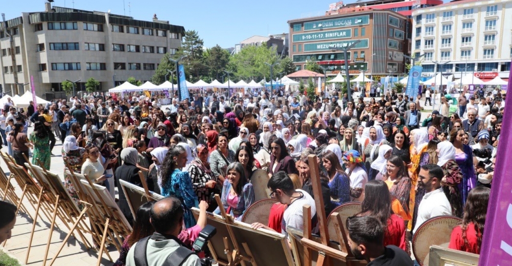 Hilberî Kadın Emeği Festivali Coşkuyla Başladı !