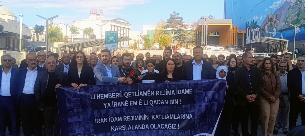 İran’daki idamlara karşı Van’da açıklama !