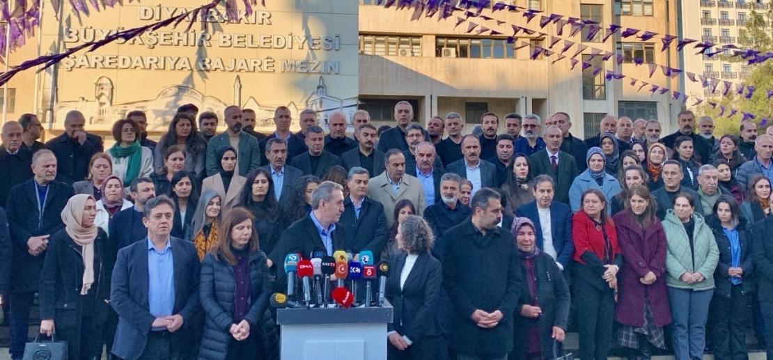DEM Belediye Eşbaşkanları Diyabakır’da toplandı !Bakırhan: Sadece Ahmet’ler makama yetmez