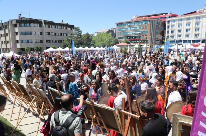 Hilberî Kadın Emeği Festivali Coşkuyla Başladı !