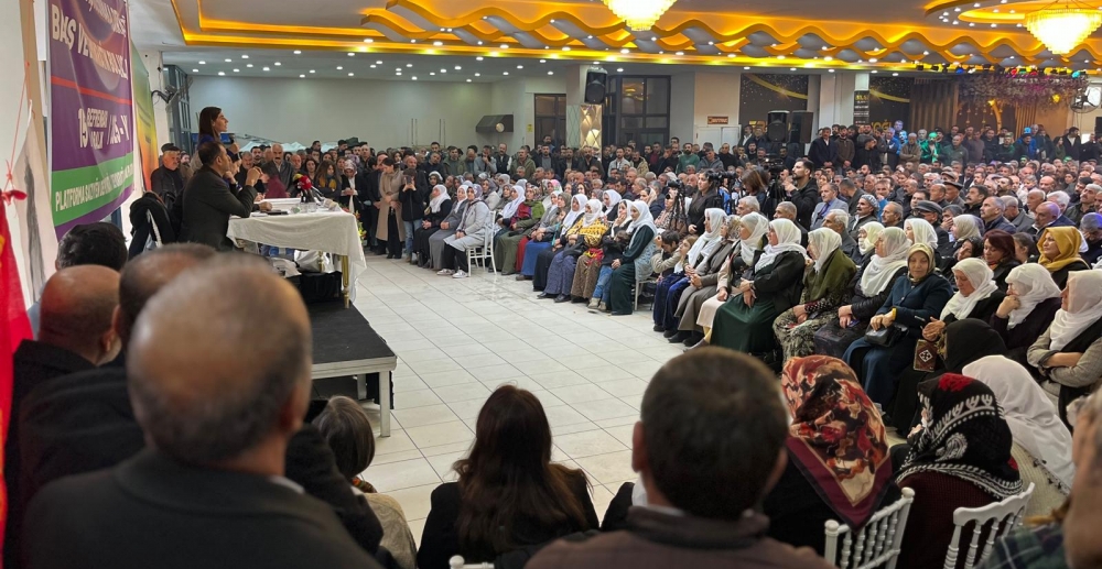 İmralı tahliyesi sonrası Van’a ilk defa gelen Aktaş’ı binler karşıladı