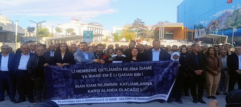 İran’daki idamlara karşı Van’da açıklama !