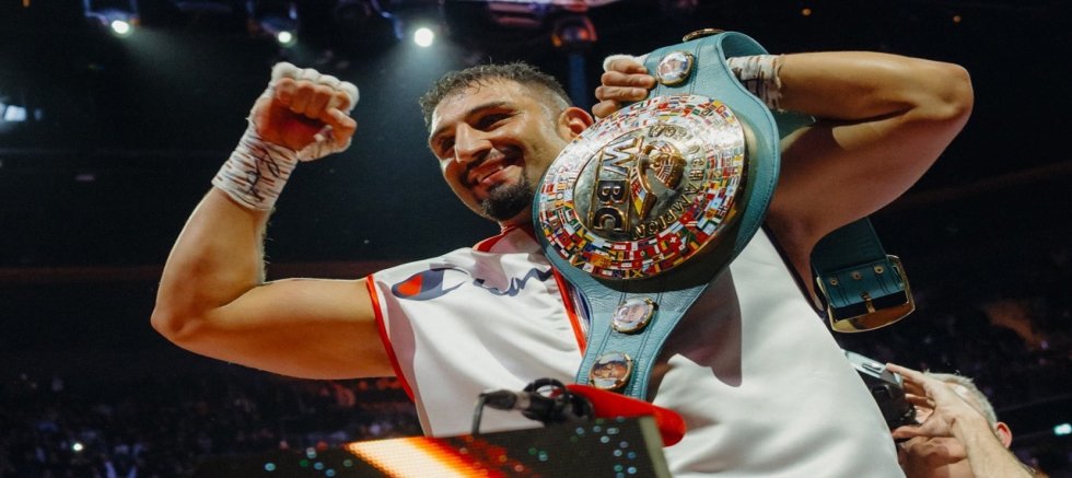 Kürt boksör Kabayel dünya şampiyonu serisini sürdürdü