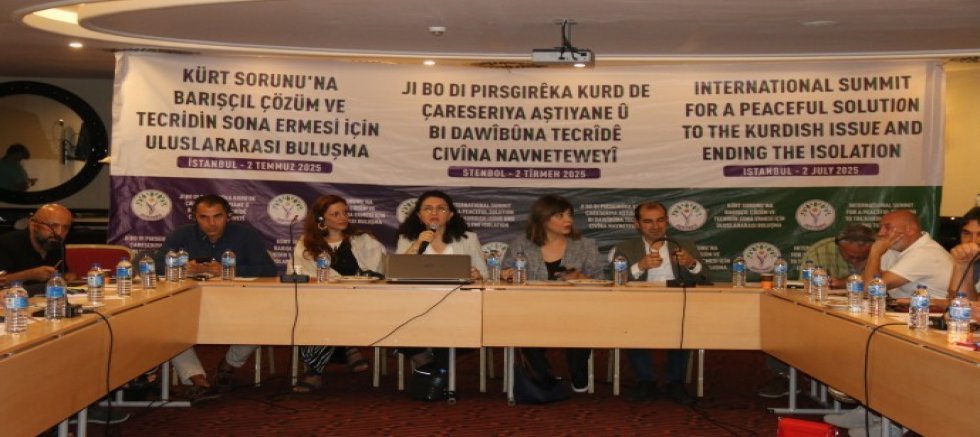 Öcalan'dan kendisini ziyaret etmek için Avrupa gelen heyete mesaj