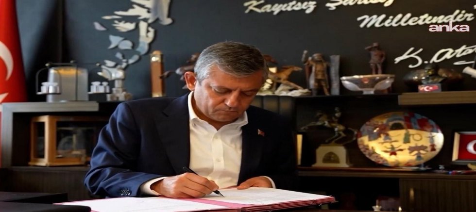 Özgür Özel CHP'den istifa etti, kurduğu partinin adını, amblemini duyurdu