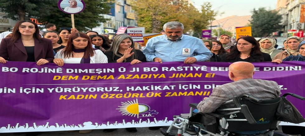 Rojin Kabaiş için Van’da kitlesel yürüyüş: “Adalet sağlanana kadar mücadele edeceğiz”