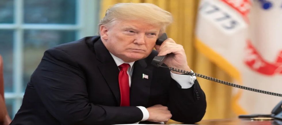 Trump’tan devlet başkanına tarihi rest ! Ülkeyi derhal terk et