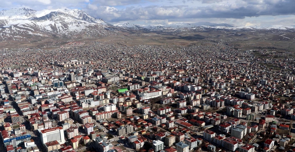 Van çarpık kentleşmeyle kimliğini kaybediyor !