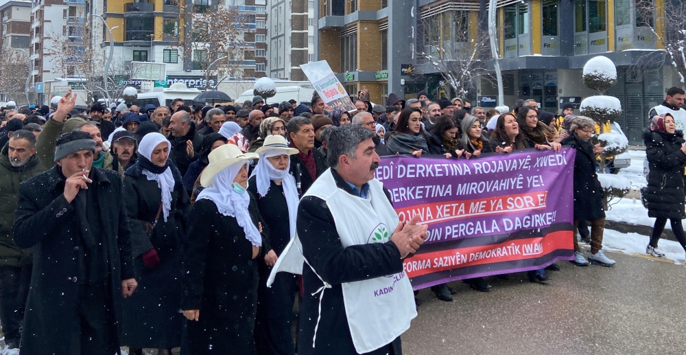 Van’da binler Rojava saldırılarına karşı yürüdü ! Video-Haber