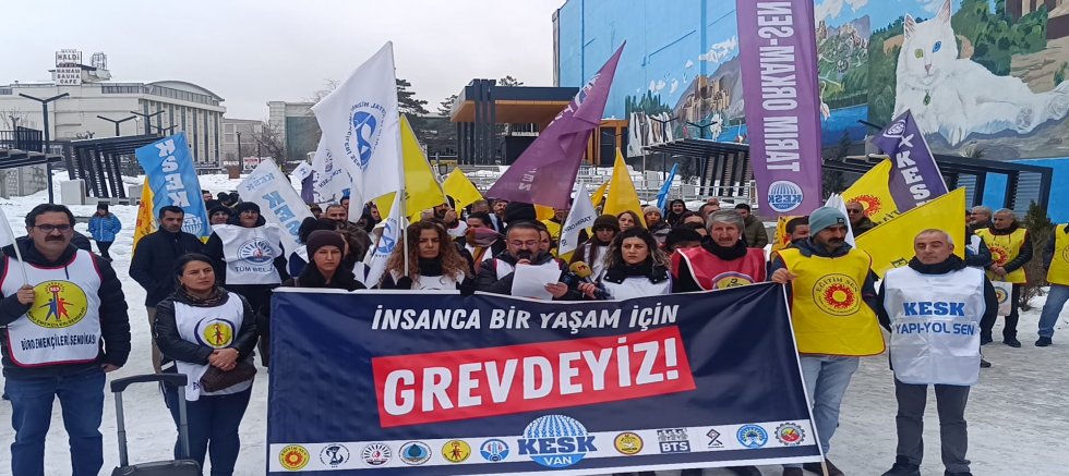 Van’da KESK’ten iş bırakma eylemi ve basın açıklaması 