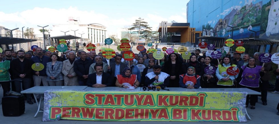 Van’da15 Mayıs çalışmaları başladı: Kürt dili statü kazansın