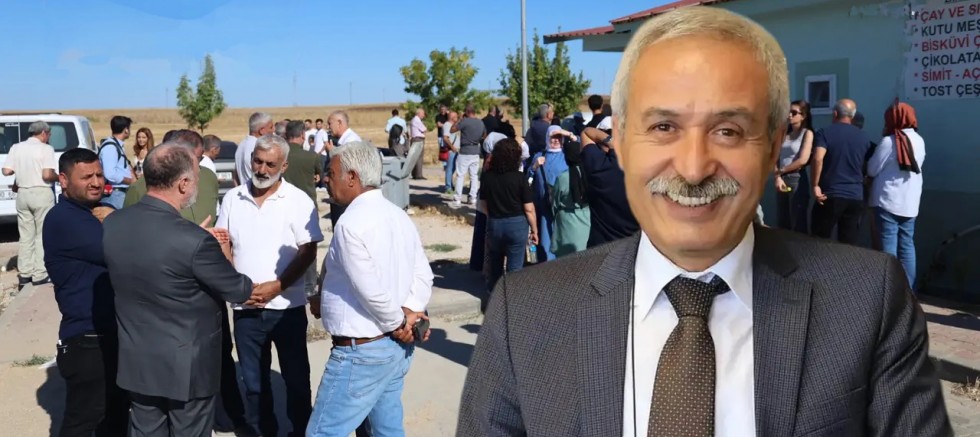 Mızraklı tahliye oldu: ‘Demirtaş’a Özgürlük’ afişi
