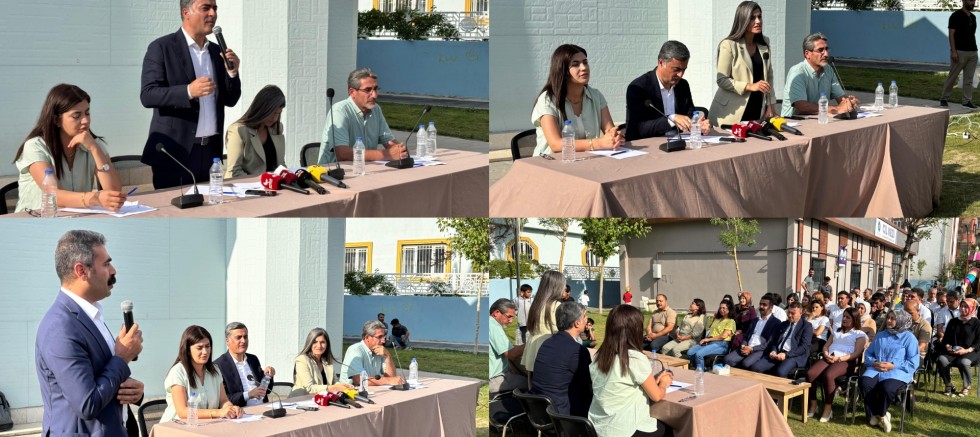 Seçilmiş Van Büyükşehir Belediye Meclisi kayyuma rağmen meclis toplantılarını almaya devam ediyor 