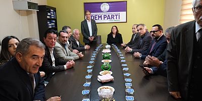 AKP Van'da DEM Parti'yi ziyaret etti !