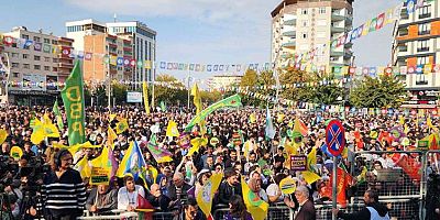 Batman’da ‘Demokrasi ve Özgürlük’ mitingi düzenledi