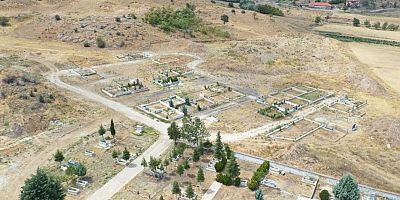 Belediye borçları ödemedi mezarlıklara icra konuldu !
