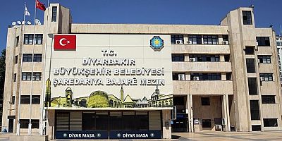 DEM'li Belediye: Bayrağı Kayyum İndirdi