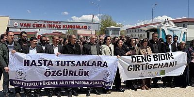 DEM Parti Eş Genel Başkanı Van Cezaevi önünden seslendi !