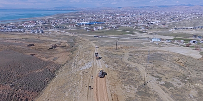 Edremit Belediyesi ilçeyi yeni yol ağlarıyla daha ulaşabilir yapıyor