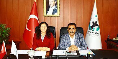 FLAŞ ! Bahçeli’nin çağrı yaptığı DEM Partili Belediye Eşbaşkanları gözaltına alındı 