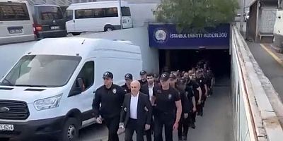 Gözaltındaki CHP'li belediye başkanları tek sıraya sokulup görüntüleri çekildi !