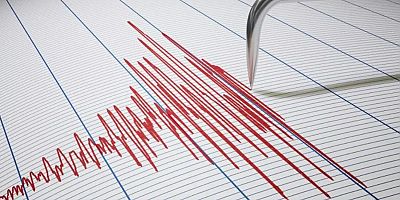 İstanbul beşik gibi sallanıyor! 4.9 büyüklüğünde bir deprem daha
