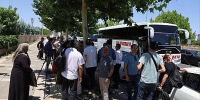 PKK’nin Süleymaniye’de yapacağı silah bırakma töreni için Amed’den yola çıkıldı
