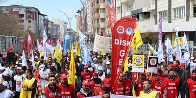 Van 1 Mayıs mitingi başladı