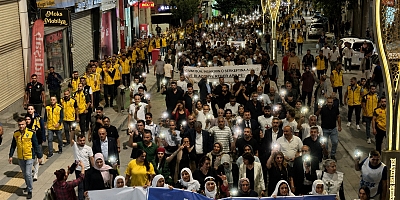 Van’da Binler Barışa Işık Tuttu !
