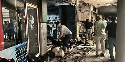 Van'da iş merkezinde yangın ! Çok sayıda dükkan yandı 