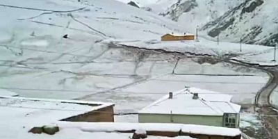 Van'ın o ilçesine mayısta kar yağdı 