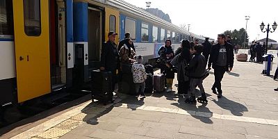 Van-Tahran tren seferleri başladı ! İlk yolcular Van'a indi 