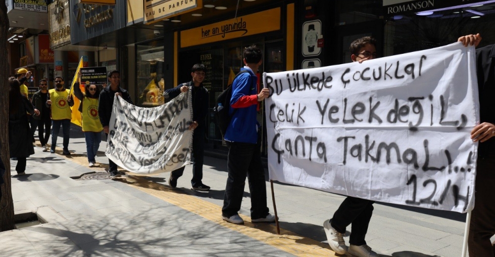 Van’da eğitimde şiddete karşı ‘İnsan Zinciri’