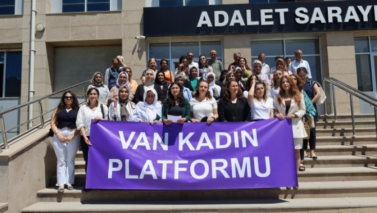 Van'da kadınlardan İmralı başvurusu !