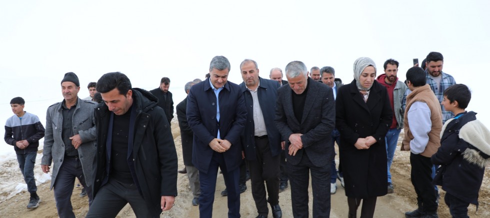 Zeydan’dan, Kayyımın Yol Mağduriyetiyle Karşı Karşıya Bırakılan Mahalleye Ziyaret